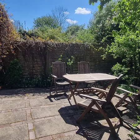 Gartenwohnung *